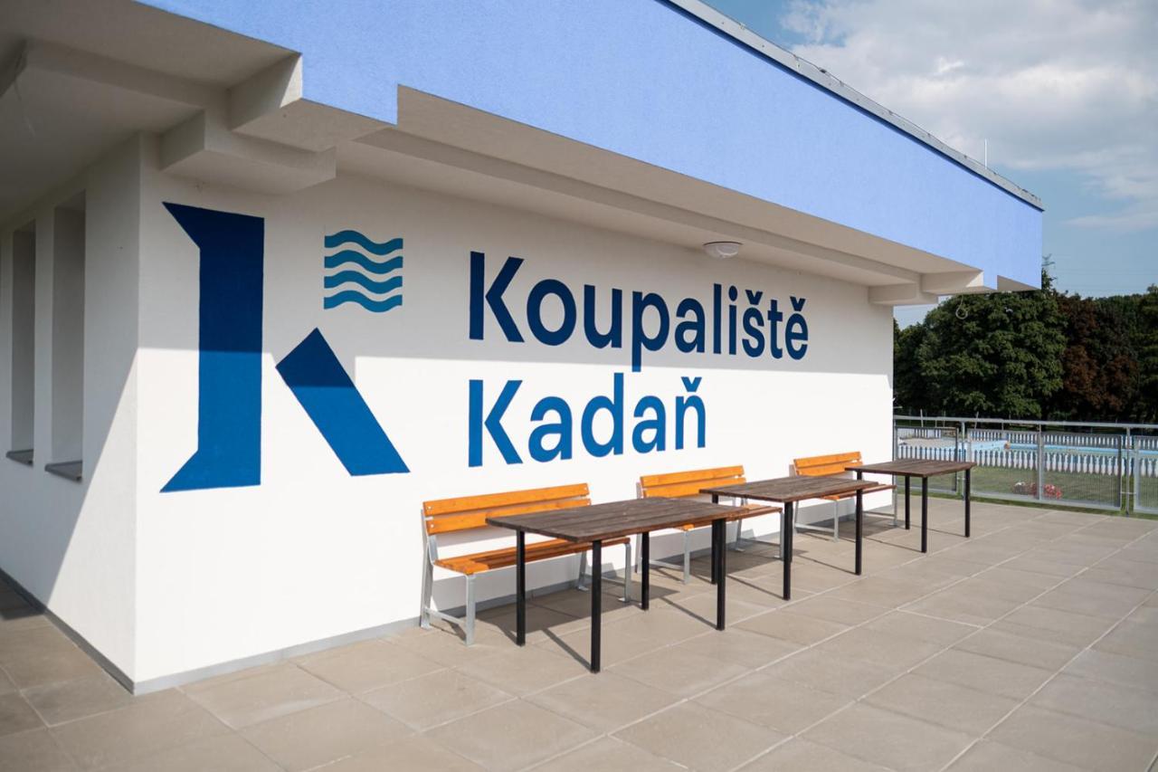 Ubytovna A Cykloubytovna Koupaliste Kadan Bagian luar foto
